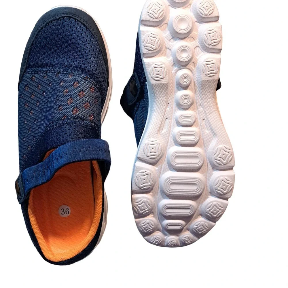 New Lightweight slide on beach shoe 4.5 Kids size
